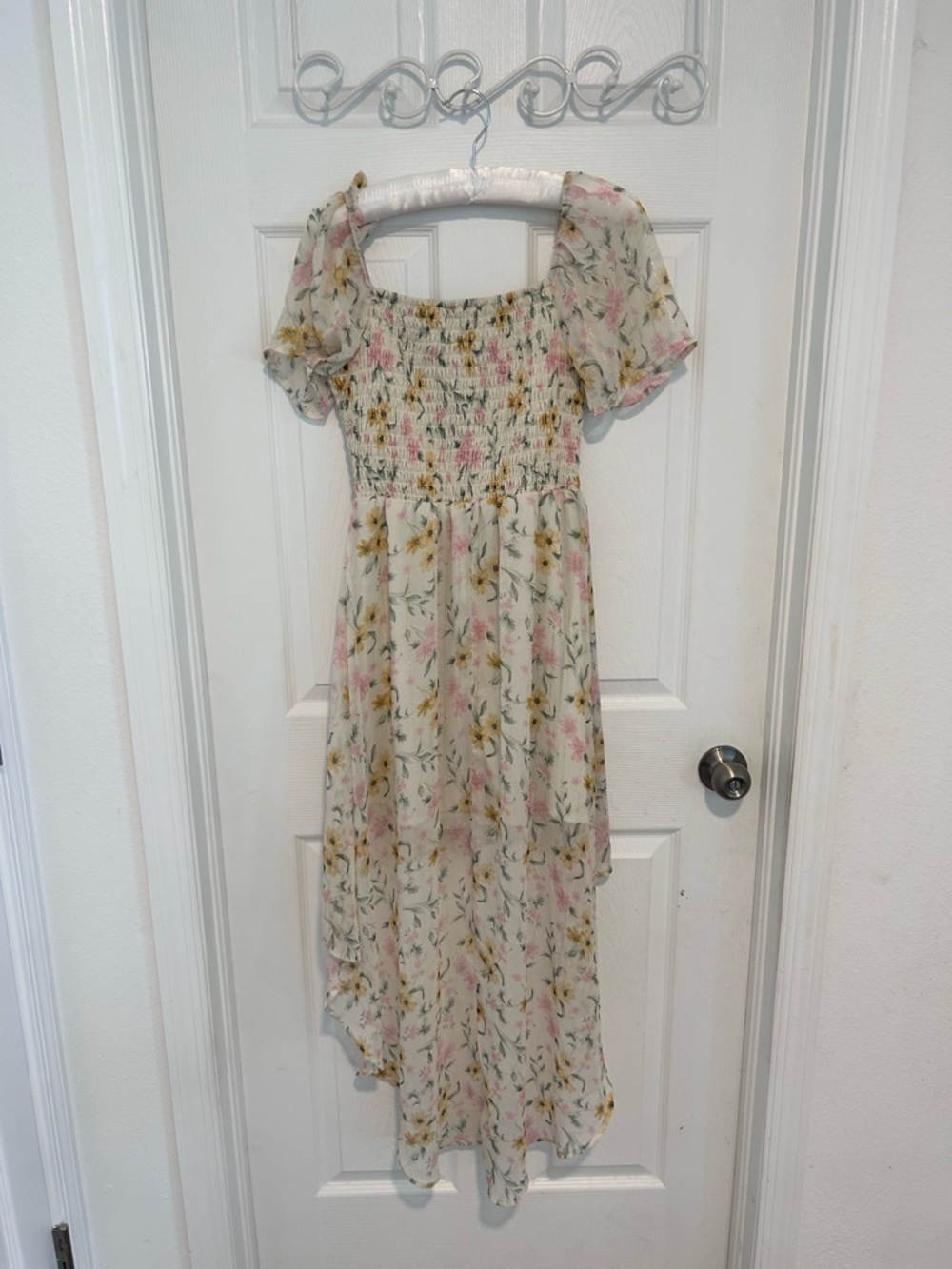 Lily Rose Cream Floral Smocked High-Low Dress Pink Yellow Blossoms Fairy Size S - Picture 2 of 8